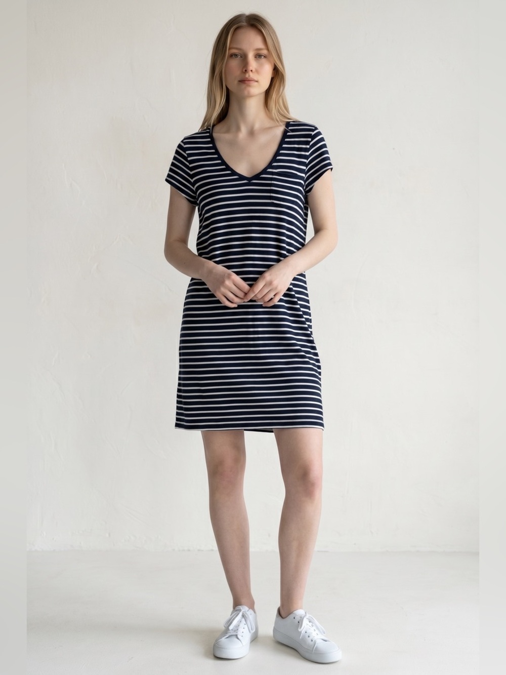 Gap Striped T-Shirt Dress Women’s Medium Blue White 100% Cotton V-Neck Preppy
